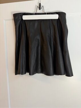 House of Harlow 1960 Black Faux Leather Skater Mini Skirt Size Small